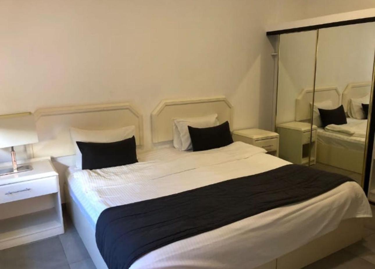Weibdeh Heights Hotel Suites 암만 외부 사진